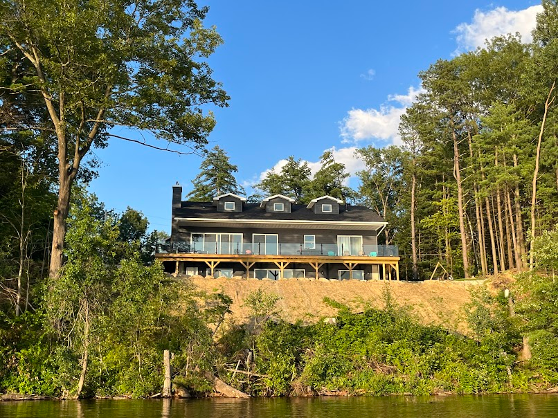Exterior 3